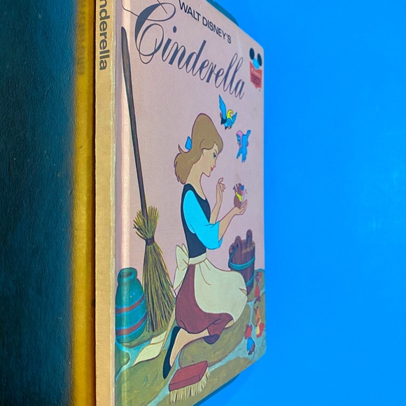 WALT DISNEY’S CINDERELLA VTG 1974 CLASSIC COLLECTIBLE HARDCOVER STORYBOOK - Picture 4 of 16
